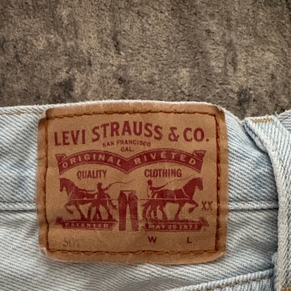 Light Blue Frayed Hem Denim Shorts - Picture 4 of 5